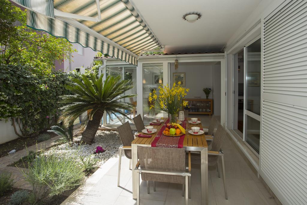 Deluxe Apartment Lea With Large Garden Сплит Экстерьер фото